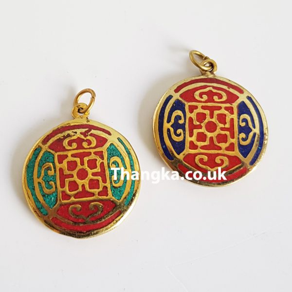 Mandala pendant in turquoise and lapiz